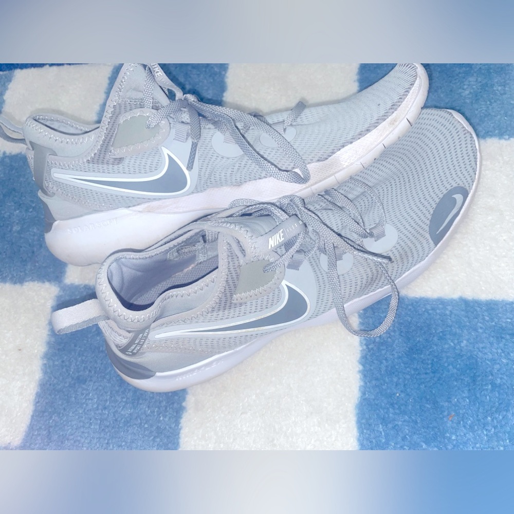 Size 11 - Nike Flex 2020 RN Light Smoke Grey